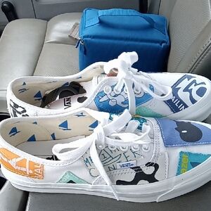 Vans Men White and Blue Graphic Sneakers